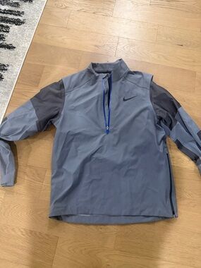 Nike Men’s Light Gray & Dark Gray Half-Zip Shirt Jacket